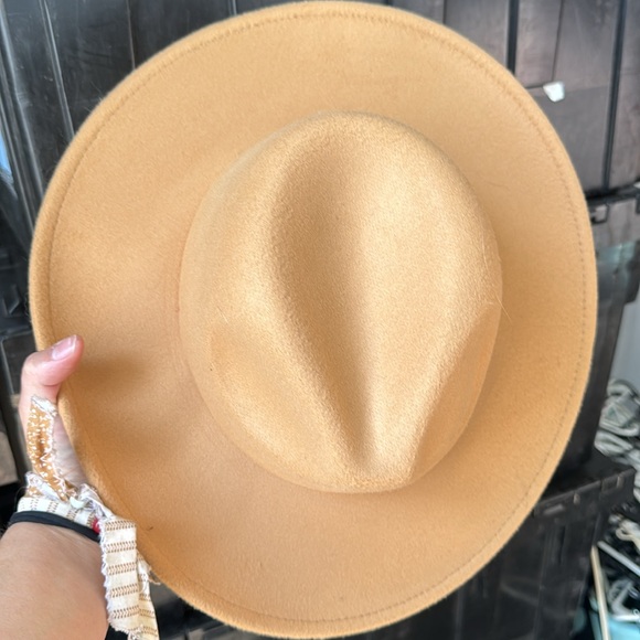 New felt ran wide brim hat - Picture 4 of 4